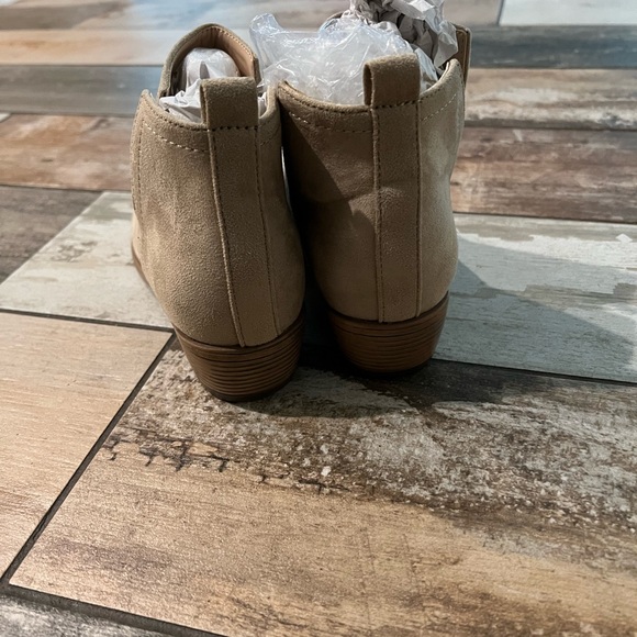 6.5 size beige booties. - Picture 4 of 4